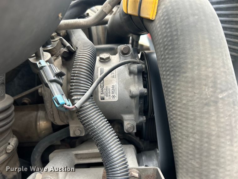 image for item EG0475 2008 International 4400 utility / service truck