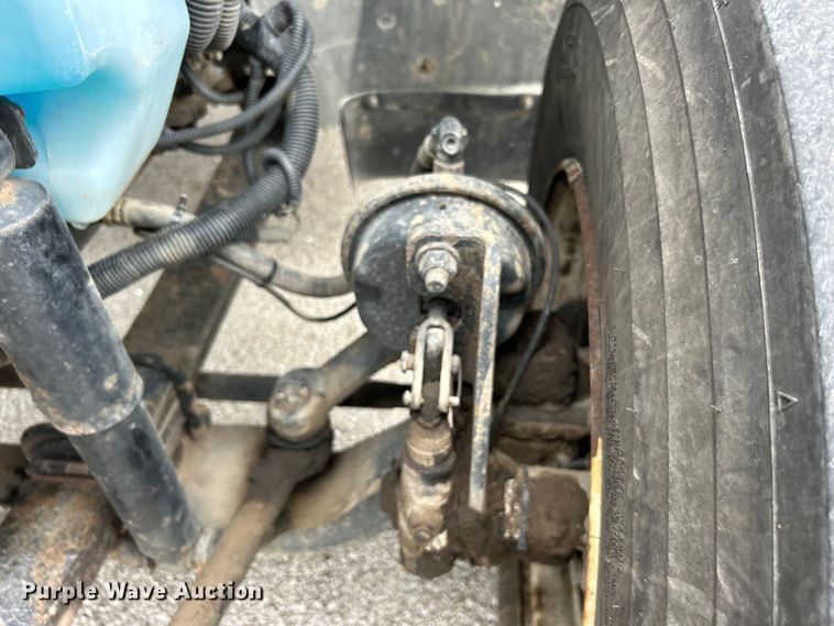 image for item EG0475 2008 International 4400 utility / service truck