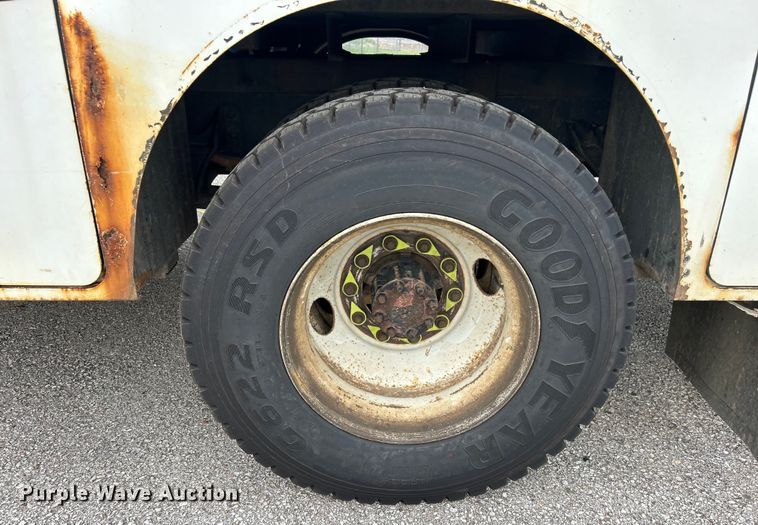 image for item EG0475 2008 International 4400 utility / service truck