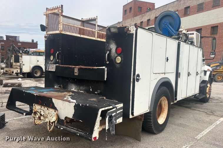 image for item EG0476 2009 International 4400 utility / service truck