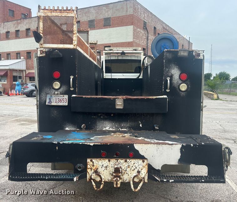 image for item EG0476 2009 International 4400 utility / service truck