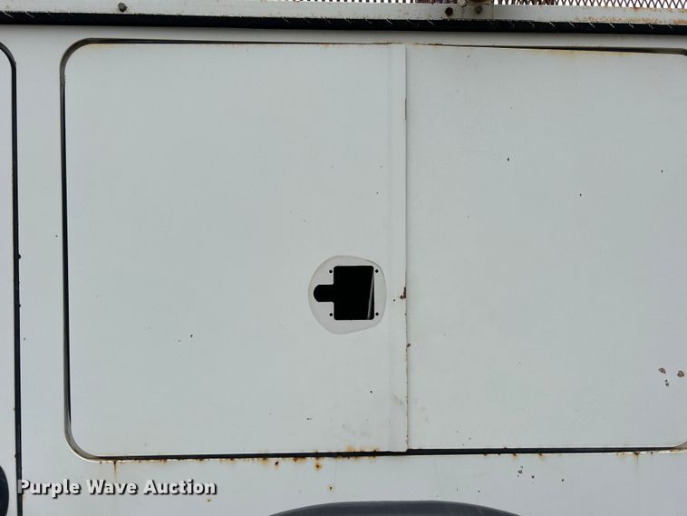 image for item EG0476 2009 International 4400 utility / service truck