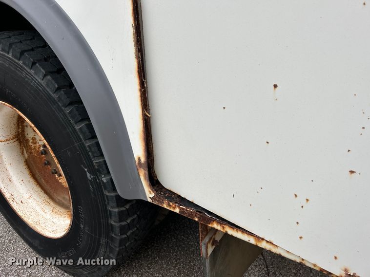 image for item EG0476 2009 International 4400 utility / service truck