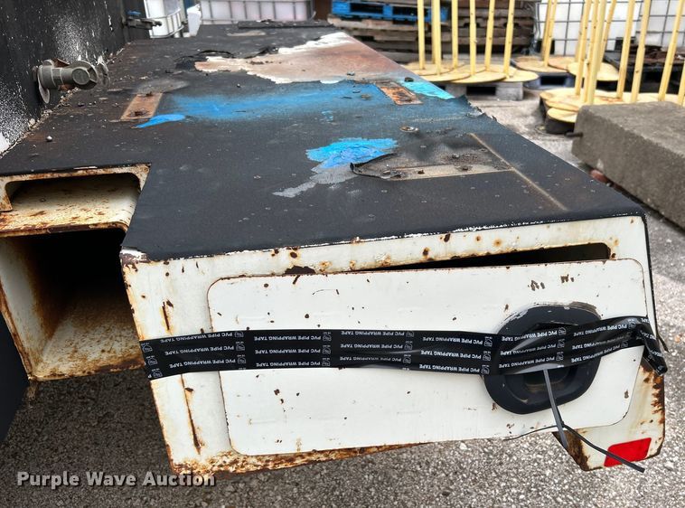 image for item EG0476 2009 International 4400 utility / service truck