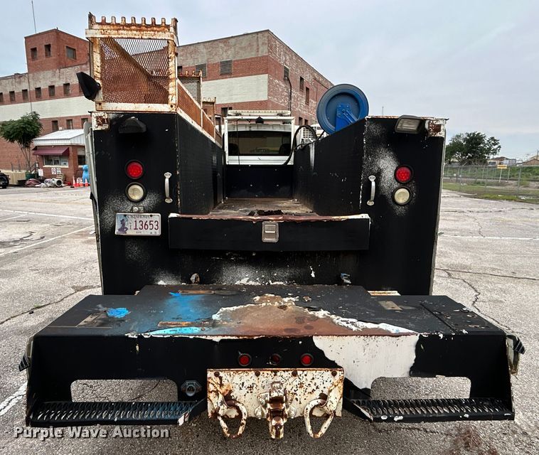 image for item EG0476 2009 International 4400 utility / service truck