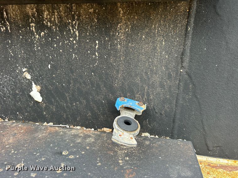 image for item EG0476 2009 International 4400 utility / service truck