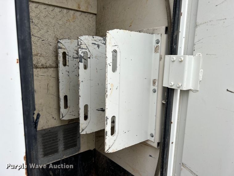 image for item EG0476 2009 International 4400 utility / service truck