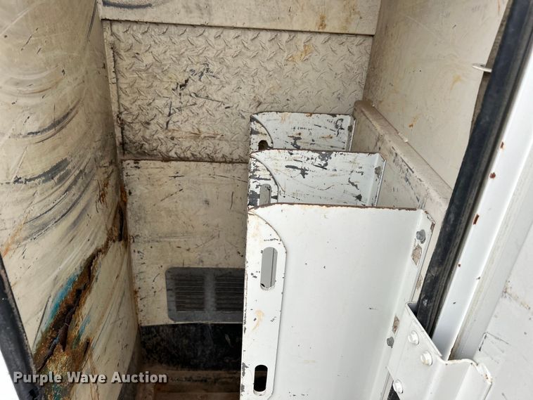 image for item EG0476 2009 International 4400 utility / service truck