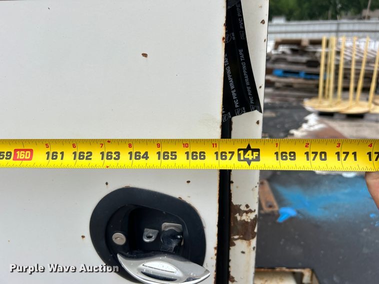 image for item EG0476 2009 International 4400 utility / service truck