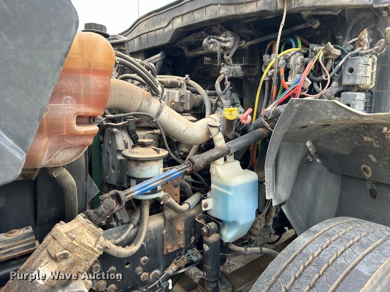 image for item EG0476 2009 International 4400 utility / service truck