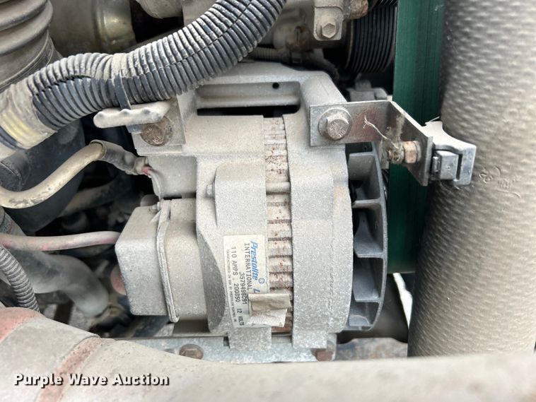 image for item EG0476 2009 International 4400 utility / service truck