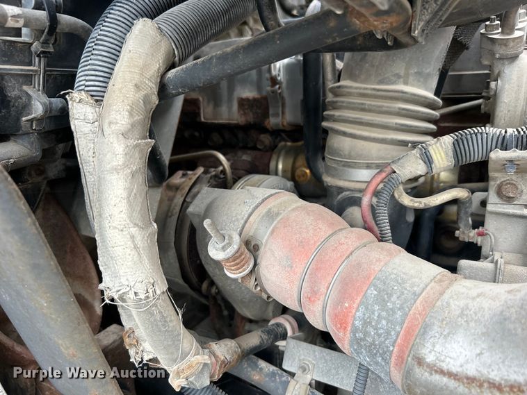 image for item EG0476 2009 International 4400 utility / service truck