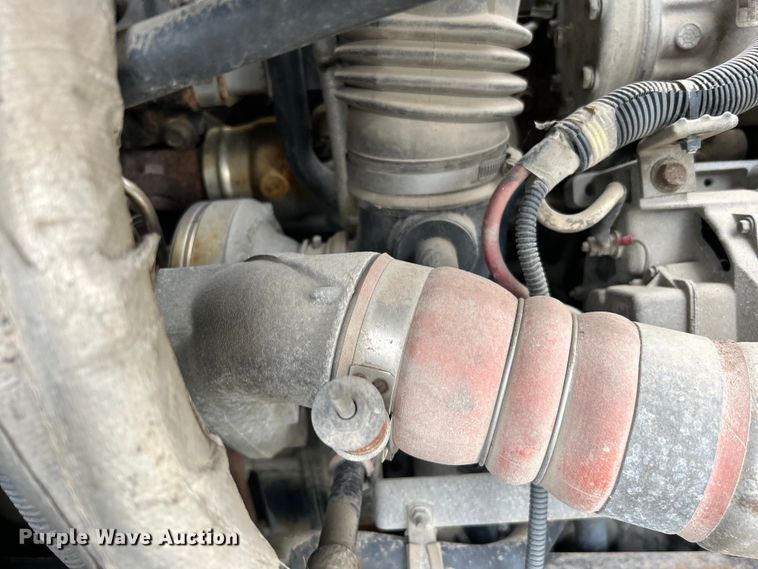 image for item EG0476 2009 International 4400 utility / service truck