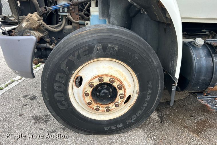 image for item EG0476 2009 International 4400 utility / service truck