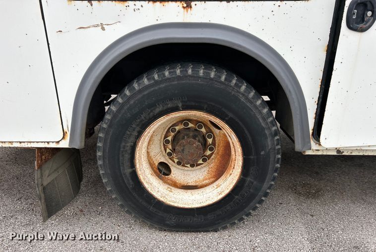 image for item EG0476 2009 International 4400 utility / service truck