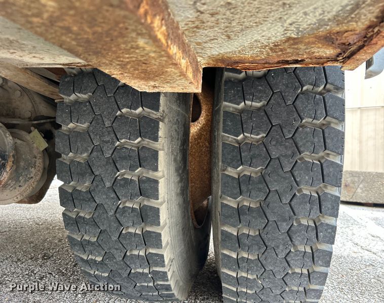 image for item EG0476 2009 International 4400 utility / service truck