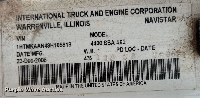 image for item EG0476 2009 International 4400 utility / service truck