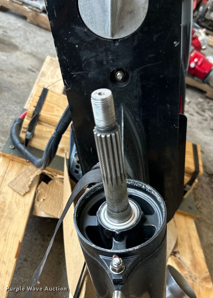 image for item EG0483 1999 Mercury Marine Marine1 outboard engine