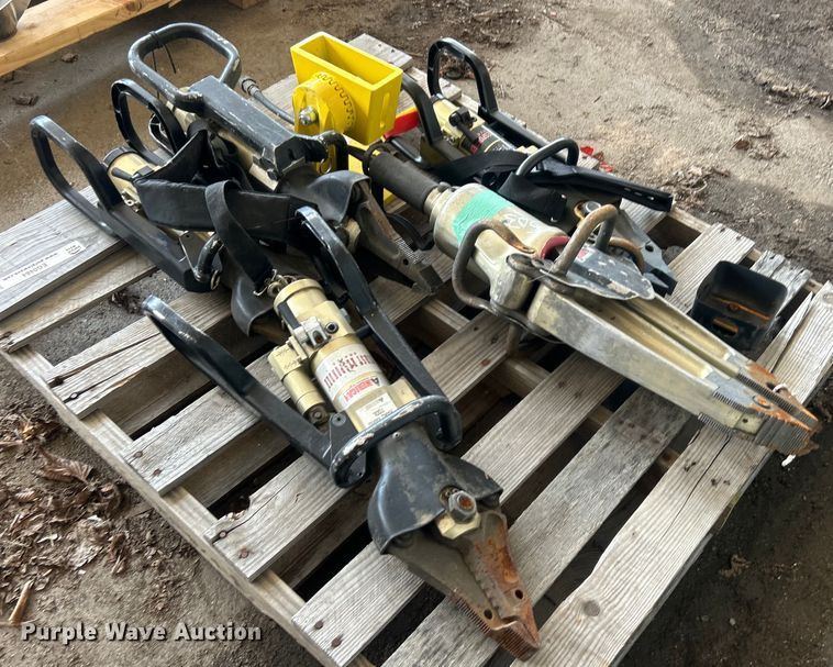 image for item EG0484 (5) American Genesis rescue tools