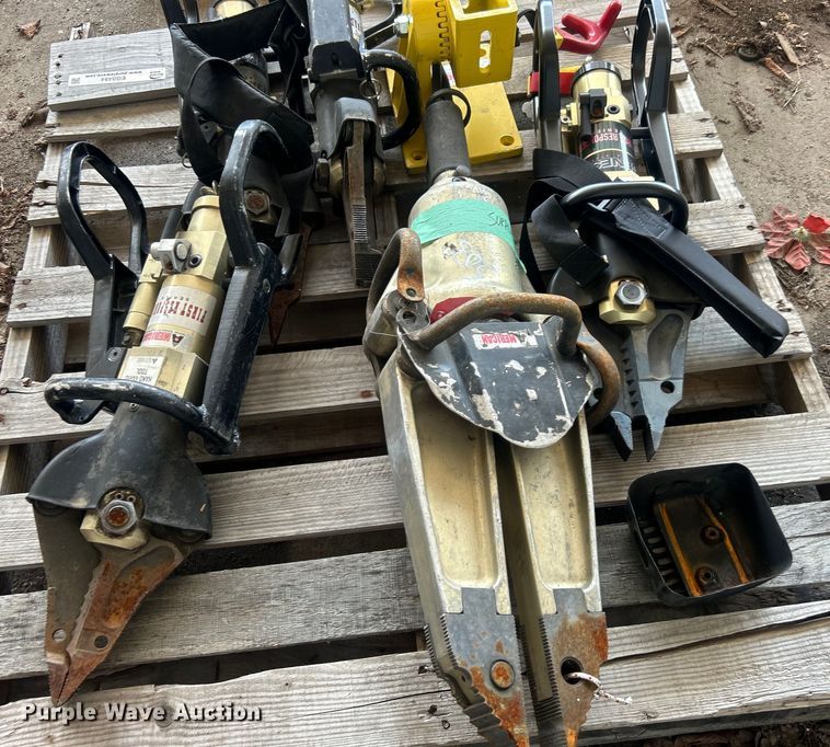 image for item EG0484 (5) American Genesis rescue tools