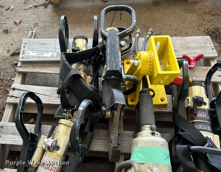 image for item EG0484 (5) American Genesis rescue tools