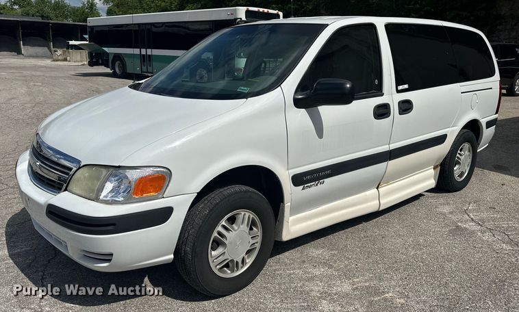 image for item EH6773 2005 El Dorado National handicap accessible van