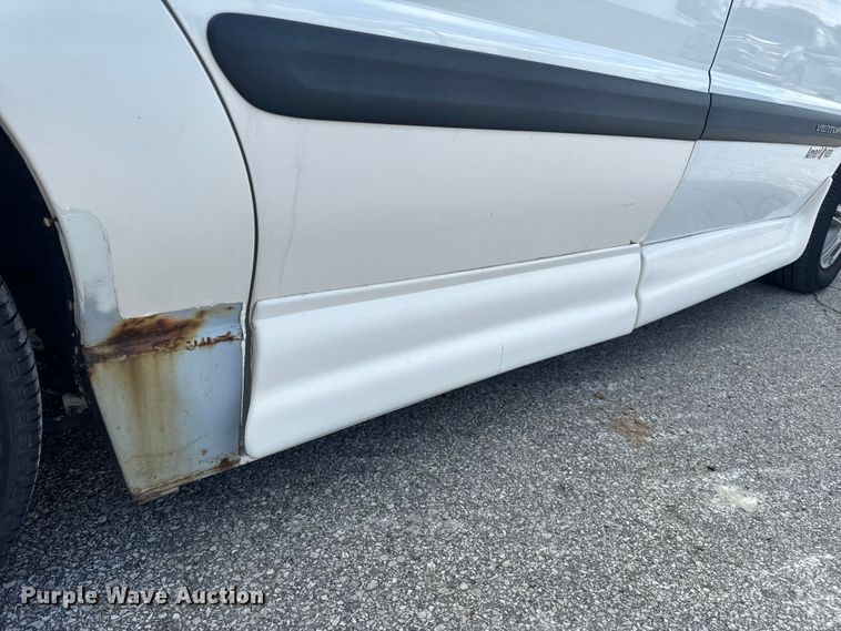 image for item EH6773 2005 El Dorado National handicap accessible van