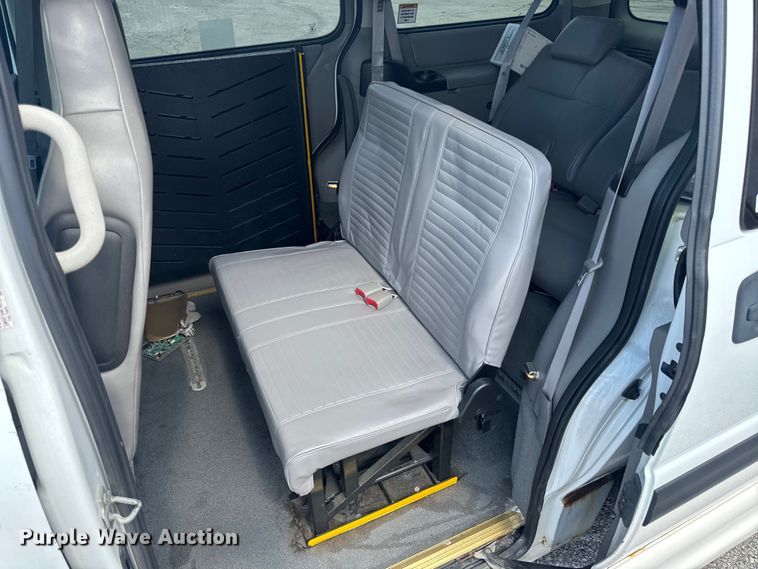 image for item EH6773 2005 El Dorado National handicap accessible van