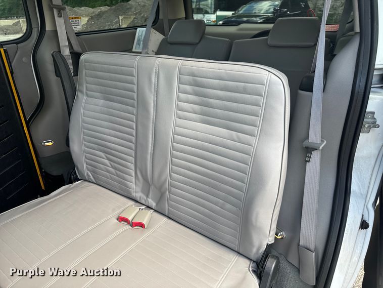 image for item EH6773 2005 El Dorado National handicap accessible van