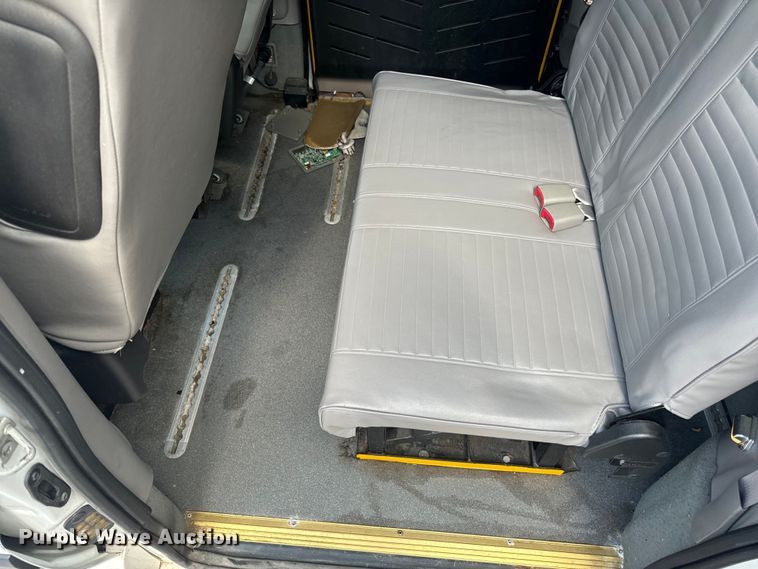 image for item EH6773 2005 El Dorado National handicap accessible van