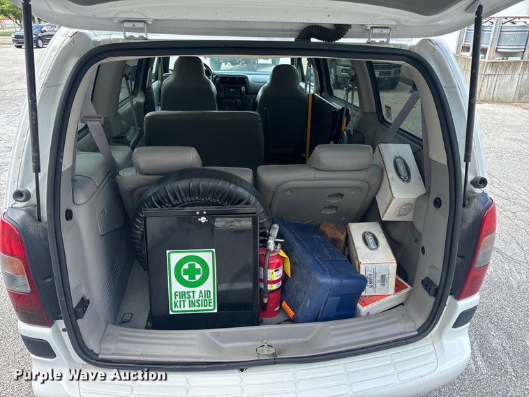 image for item EH6773 2005 El Dorado National handicap accessible van