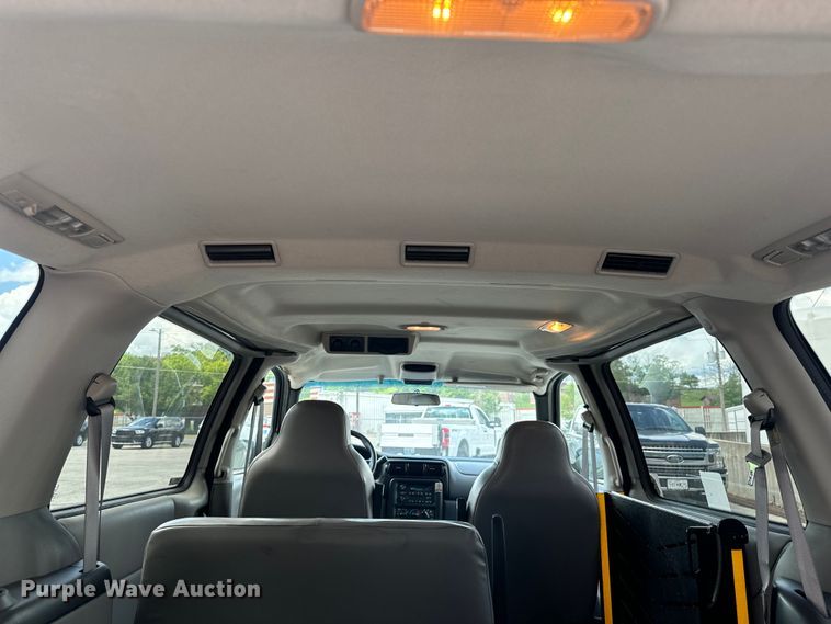 image for item EH6773 2005 El Dorado National handicap accessible van