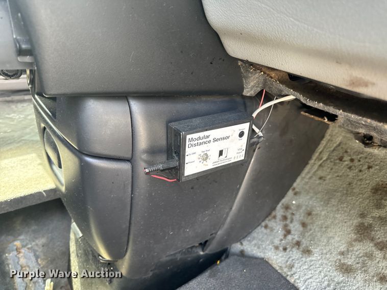 image for item EH6773 2005 El Dorado National handicap accessible van