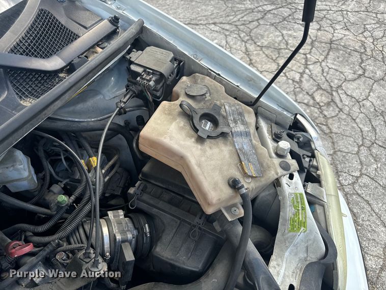 image for item EH6773 2005 El Dorado National handicap accessible van