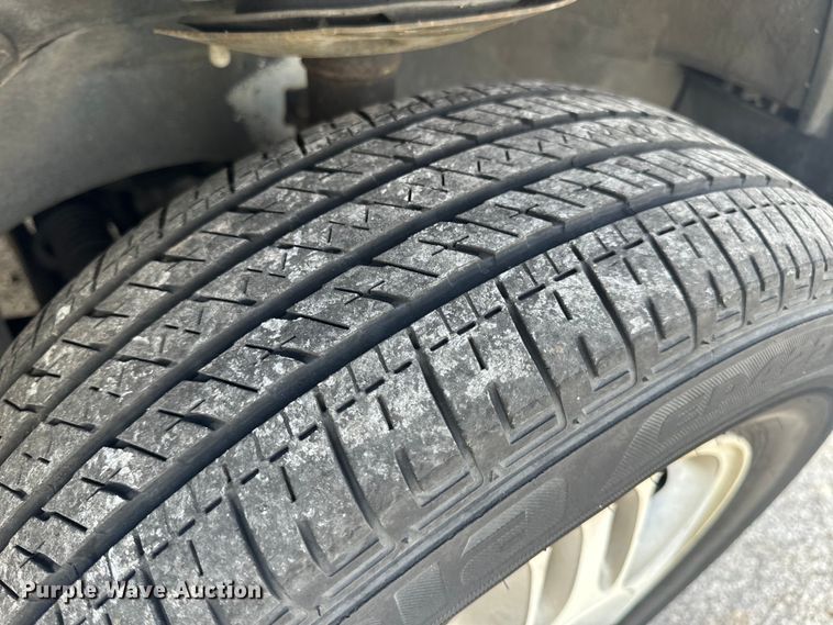 image for item EH6773 2005 El Dorado National handicap accessible van