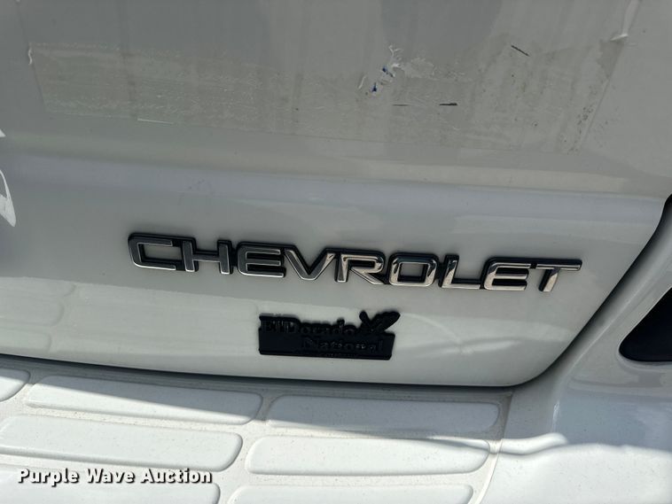 image for item EH6773 2005 El Dorado National handicap accessible van