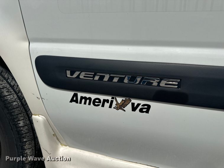 image for item EH6773 2005 El Dorado National handicap accessible van