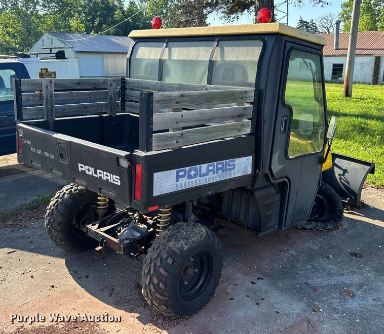image for item EH6825 2002 Polaris Professional Series utility vehicle