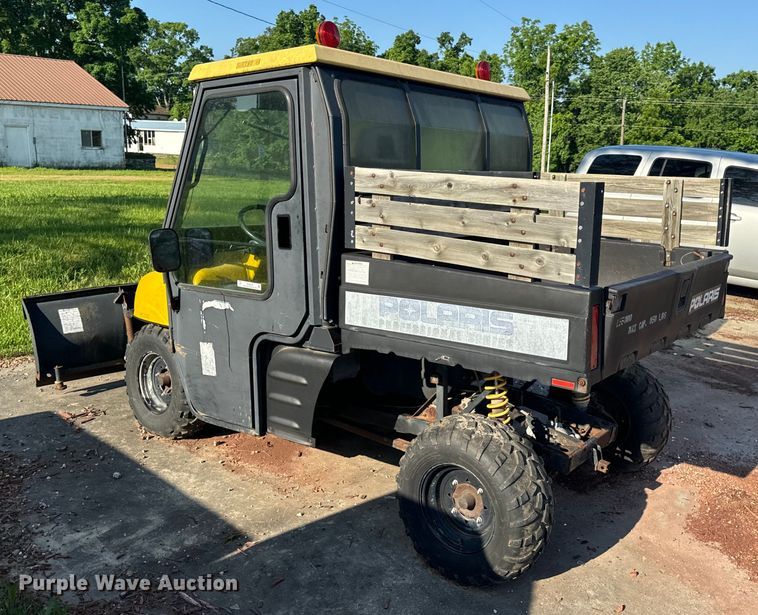 image for item EH6825 2002 Polaris Professional Series utility vehicle