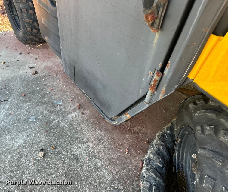 image for item EH6825 2002 Polaris Professional Series utility vehicle