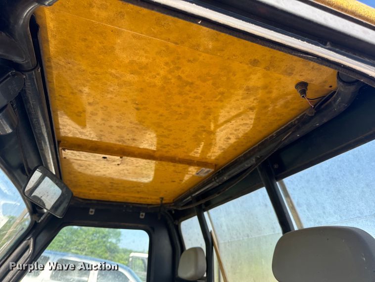 image for item EH6825 2002 Polaris Professional Series utility vehicle