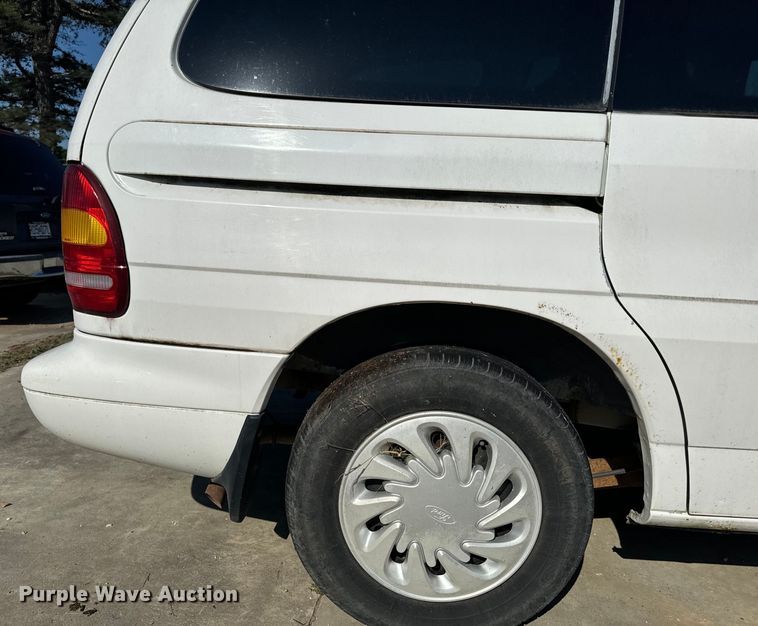 image for item EH6827 1998 Ford Windstar van