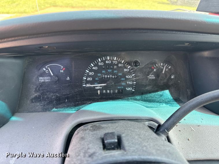 image for item EH6827 1998 Ford Windstar van