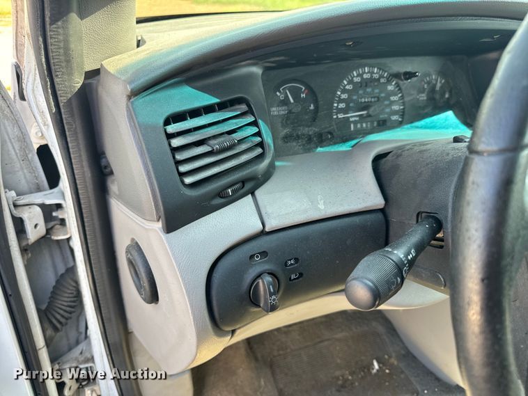 image for item EH6827 1998 Ford Windstar van