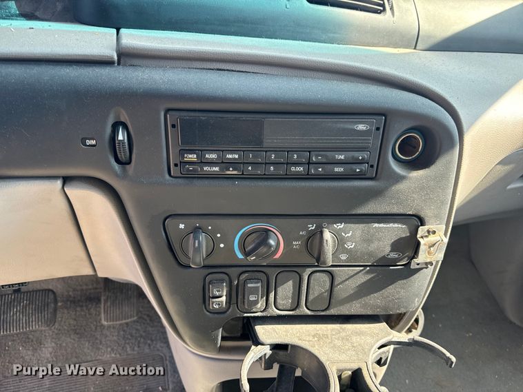 image for item EH6827 1998 Ford Windstar van