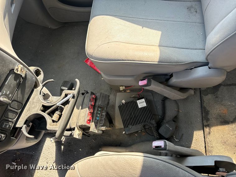 image for item EH6827 1998 Ford Windstar van