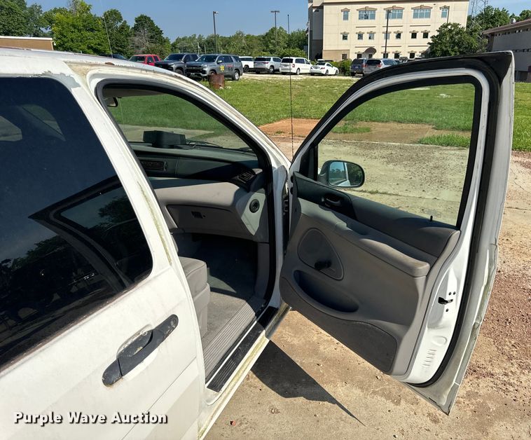 image for item EH6827 1998 Ford Windstar van