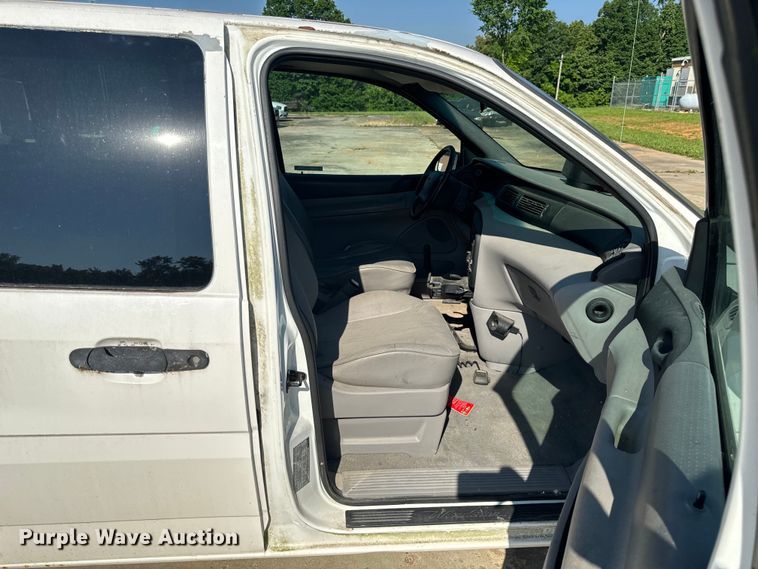 image for item EH6827 1998 Ford Windstar van