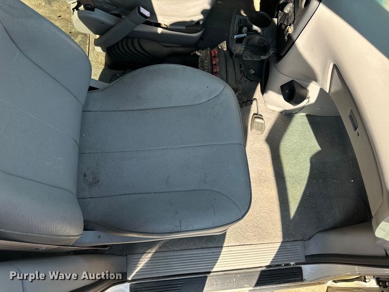 image for item EH6827 1998 Ford Windstar van