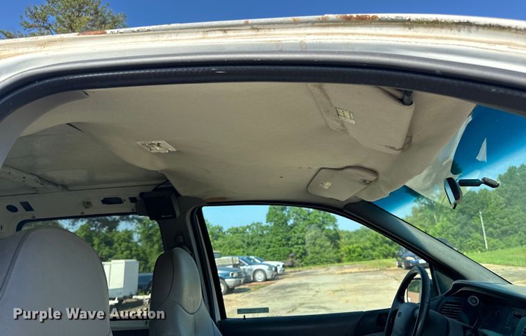 image for item EH6827 1998 Ford Windstar van